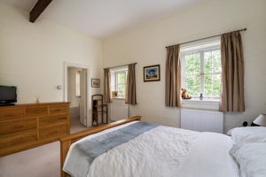 bed 1- click for photo gallery